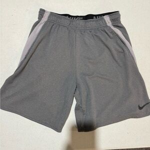 Men’s Nike shorts size Large